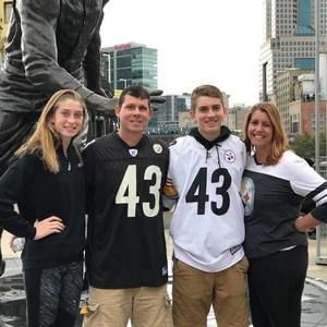 Meet your Posher, Robin